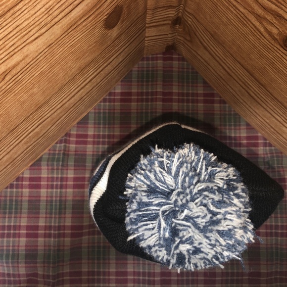 🚦PINK Blue & White Chunky Pom Pom hat - Picture 9 of 10